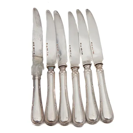 Kuusi , pituus 170mm, yksi veitsi katkennut, 813br,  Paino: 207,1 g