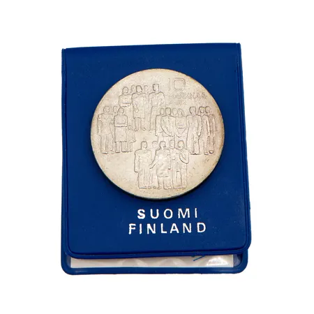 Juhlaraha, Itsenäinen Suomi 60 vuotta, nimellisarvo 10mk, 1917-1977, 500,  Paino: 21,8 g