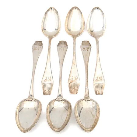 Kuusi ruokalusikkaa, Suomi, pituus 205mm, kaiverrettu, Uusi Kultaseppä Oy, valmistettu Helsingissä 1919, 813, Paino: 282,6 g