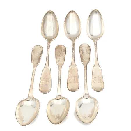 Kuusi ruokalusikkaa, Helsinki, pituus 210mm, kaiverrettu, tekijänleima AM (Aida Alina Miettinen), valmistettu Hämeenlinnassa 1908, 813, Paino: 299,8 g