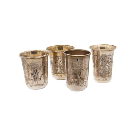 Neljä kuvioitua hopeapikaria, korkeudet 45-48mm, 84-leimalla, Paino: 80,3 g