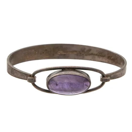 Rannerengas kivellä, kaiverrettu, Ø57mm, 813br,  Paino: 18,3 g