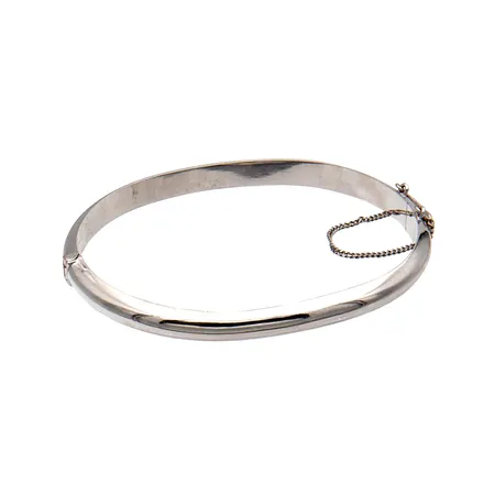 Rannerengas, Ø 56mm, Kultakeskus Oy, vuodelta 1998, 585 valkokultaa, Paino: 8,2 g