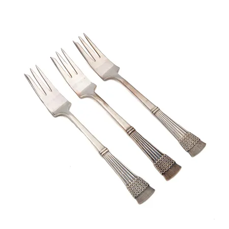 Kolme leivohaarukkaa, Tähkä, pituus 142mm, kaiverrettu, 830, Paino: 67,5 g