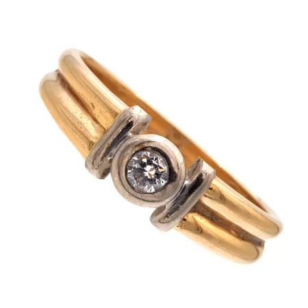 Timanttisormus 1xn.0.11ct Sandberg, koko 18, kaiverrettu, väri W, puhtaus VS-SI, 750, Paino: 4,5 g