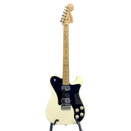 Sähkökitara Fender Telecaster Deluxe, American Professional II, Corona California 75th Anniversary 2021, sarjanumero US210031359, model 0113962705, väri Olympic White, kitaran paperit, kova Fender-kantolaukku ja avain. Ei lähetetä