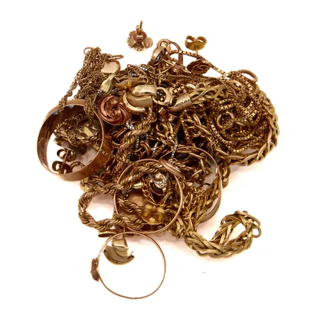 Kultakoruja, osa viallisia, 585br, Paino: 45,6 g