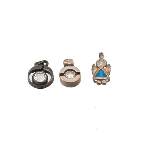 Kolme kiviriipusta, 925br, Paino: 6,8 g