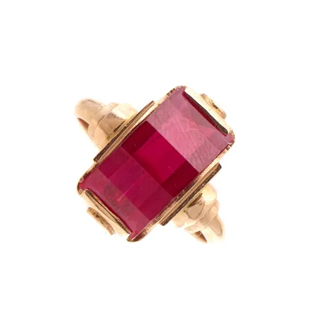 Kivisormus, koko 17¾, 583br, Paino: 5,7 g