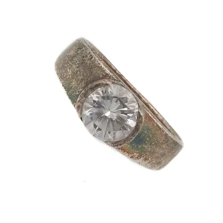 Kivisormus, koko 18¾, Kultajousi Oy, 925br Paino: 6,2 g