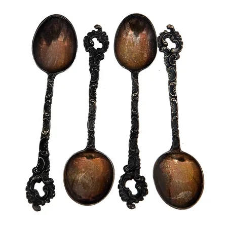 Neljä kahvilusikkaa, pituus 112mm, 813, Paino: 51,3 g