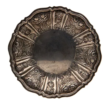 Hopea lautanen, pohjassa monogrammi kaiverrus, Ø 18cm, 830,  Paino: 144,8 g