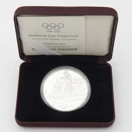 Juhlaraha Olympialaiset 1896-1996, Keihäänheitto, Ranska, mukana alkuperäinen rasia ja aitoustodistus, 925, Paino: 33,6 g