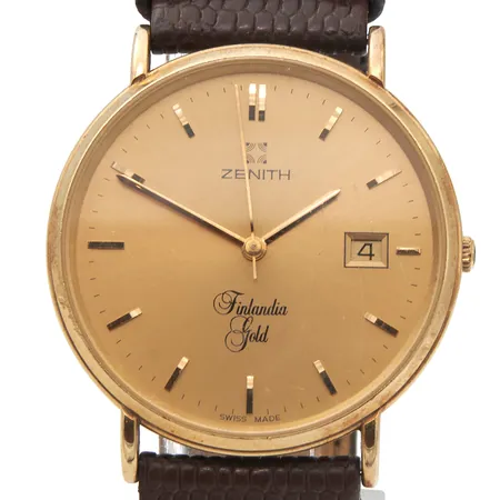 Kultarannekello Zenith, Finland Gold, quartz, kaiverrettu, patteri loppunut, rungon Ø33.5mm, nahkaranneke ei alkuperäinen, ranneke viallinen, rannekkeen pituus 170-210mm, 585br, Paino: 29,9 g