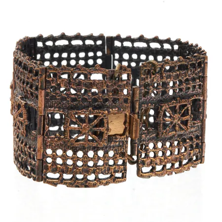 Rannekoru, pituus 195mm, leveys 37mm, Pitsi, design P.Sarpaneva, pronssia