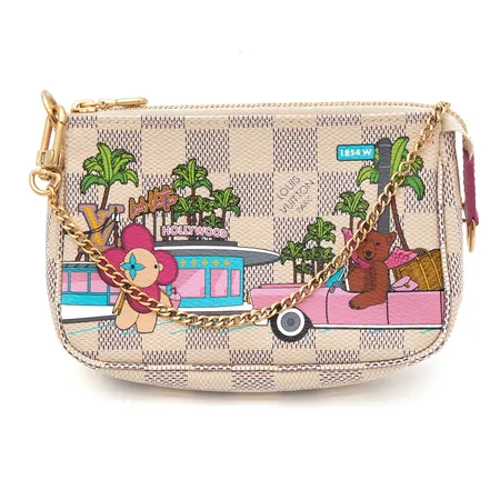 Laukku Louis Vuitton, Mini Pochette, M69752, Made in France,   SF2257, mitat 3x10x15cm,  kuitti, dustbag ja laatikko.