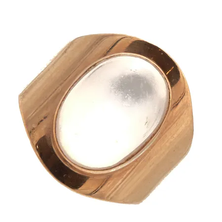 Kivisormus, kaiverrettu, koko 17½, 750br, Paino: 5,2 g