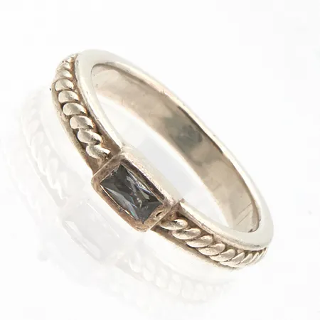 Kivisormus, koko 17¾, 925br,  Paino: 3,9 g