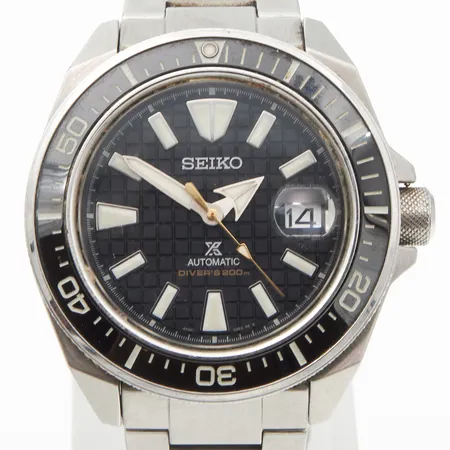 Teräsrannekello Seiko Diver`s 200m, Prospex, ref: 4R35-03W0, S:N 060178, automatic, rungon Ø44.5mm, bezelissä kulumaa, teräsrannekkeen pituus 190mm,