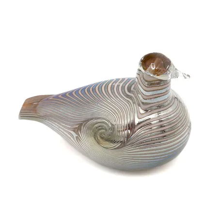 Lasilintu Alli, Nuutajärvi, mitat 120mm x 170mm, signeeraus O. Toikka Nuutajärvi.