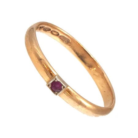 Kivisormus, kaiverrettu, koko 19½, 750br, Paino: 2,3 g