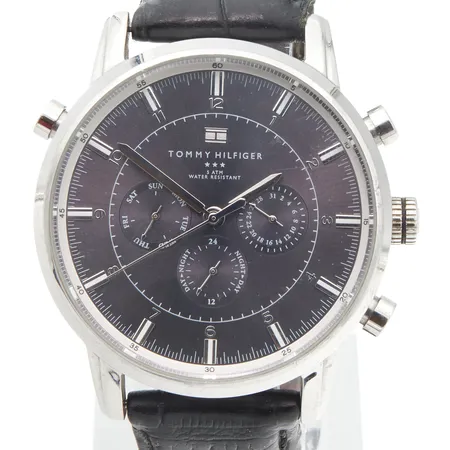 Teräsrannekello Tommy Hilfiger, ref: TH.191.1.14.1316, käytön jälkiä, quartz, rungon Ø44mm, ranneke viallinen, nahkarannekkeen pituus 175-220mm,