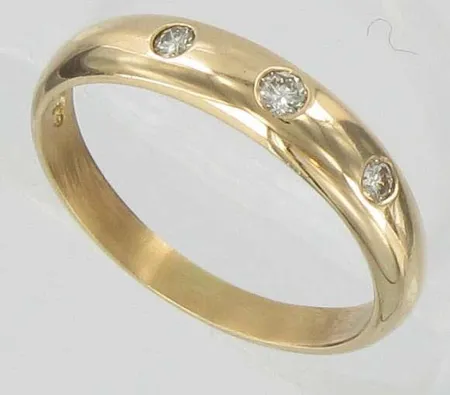 Timanttisormus 1xn.0.04ct ja 2xn.0.03ct, kaivertamaton, koko 18, 585, paino 3,1g Vikt: 3,1 g