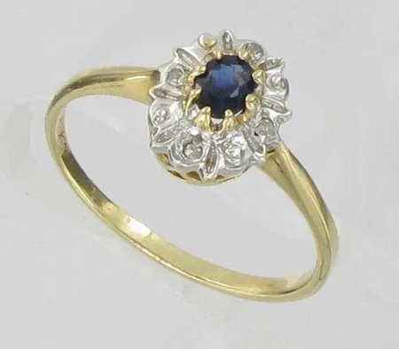 Sinisafiirisormus timanteilla 4xn.0.005ct, kaivertamaton, koko 15½, 585br, paino 1,4g Vikt: 1,4 g