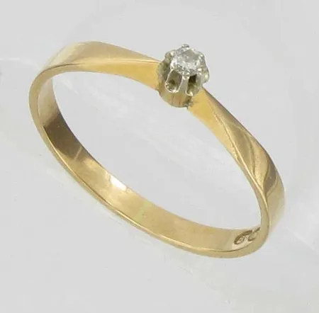 Timanttisormus 1xn.0.03ct, kaivertamaton, koko 17¼, 750, paino 1,6g Vikt: 1,6 g