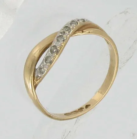 Timanttisormus 7xn.0,005ct, kaivertamaton, koko 15¾, 585, paino 1,4g Vikt: 1,4 g