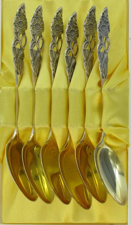 Kuusi kahvilusikkaa, kaivertamattomia, 830, paino 51,6g Vikt: 51,6 g