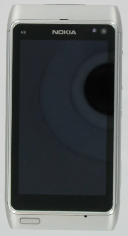 Matkapuhelin Nokia N8 laturi, kuulokkeet ja muita liittimiä
