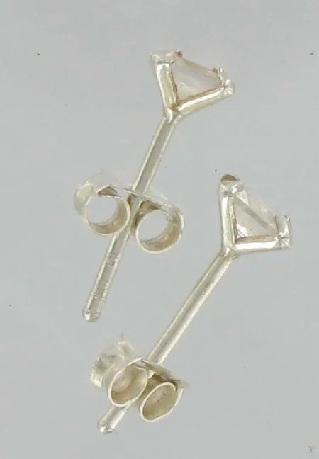 Kivikorvakorut, 925br, paino 0,6g Vikt: 0,6 g