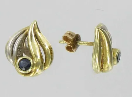 Kivikorvakorut timanteilla 2xn.0.005ct, 585br, paino 2,7g Vikt: 2,7 g