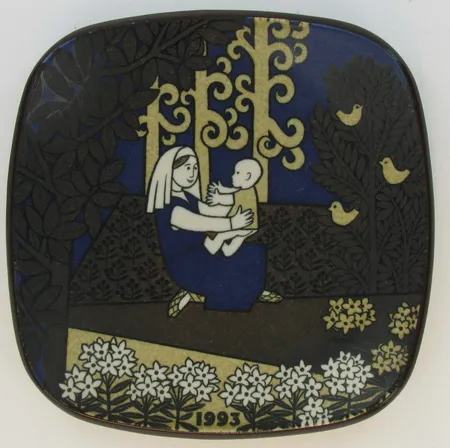 Vuosilautanen Arabia 1993, design R. Uosikkinen. Ainoastaan nouto myymälästä!