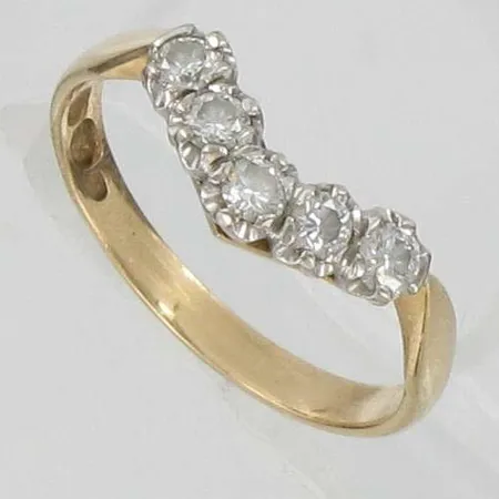 Timanttisormus 5xn.0.08-0.09ct, kaivertamaton, koko 18, 585, paino 2,8g Vikt: 2,8 g
