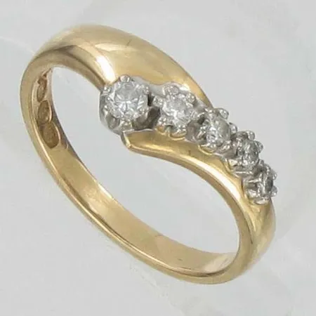 Timanttisormus 5xn.0.02-0.06ct, kaivertamaton, koko 17, 585, paino 2,7g Vikt: 2,7 g