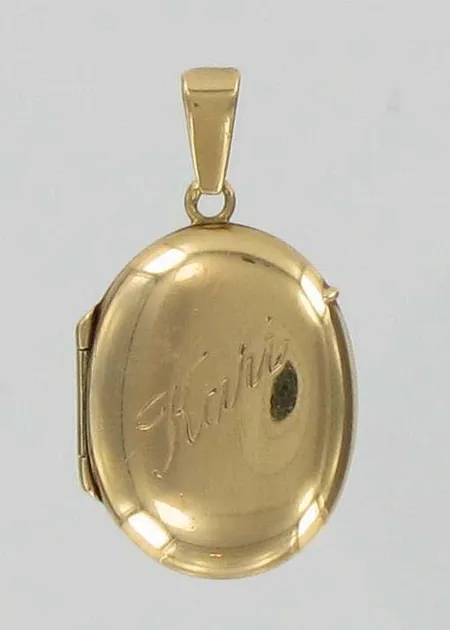 Medaljonki, kaiverrettu, korkeus 2,6cm, 585, paino 1,9g Vikt: 1,9 g