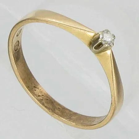 Timanttisormus 1xn.0.03ct, kaiverrettu, koko 16½, 585, paino 1,5g Vikt: 1,5 g