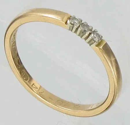 Timanttisormus 3xn.0.005ct, kaiverrettu, koko 16½, 750, paino 2,1g Vikt: 2,1 g
