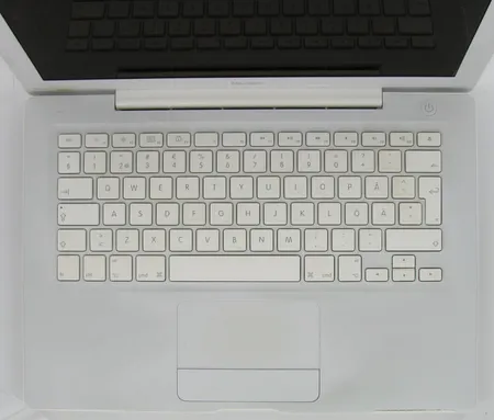 Kannettava tietokone Apple MacBook 13"2 2,1Ghz + laturi. Ainoastaan nouto myymälästä!