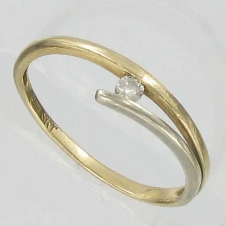 Timanttisormus 1xn.0,05ct, kaivertamaton, koko 17¾, 585, paino 1,4g Vikt: 1,4 g