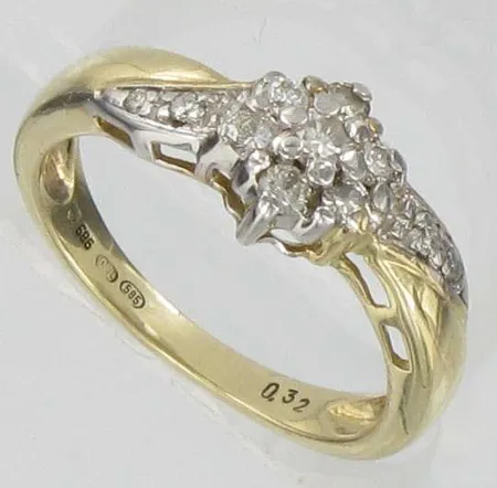 Timanttisormus 1xn.0.07ct 6xn.0.03ct 3xn.0.005ct, kaivertamaton, koko 16½, 585, paino 3,3g Vikt: 3,3 g