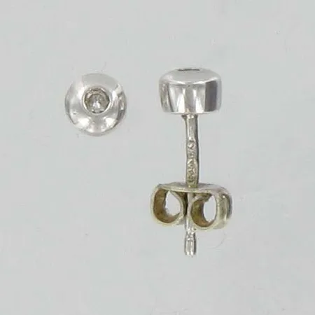 Timanttikorvakorut 2xn.0.01ct, toisessa ei kantaa, 585vk, paino 1,0g Vikt: 1   g