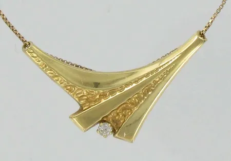 Kivikaulakoru, pituus 53,5cm, 585br, paino 2,7g Vikt: 2,7 g