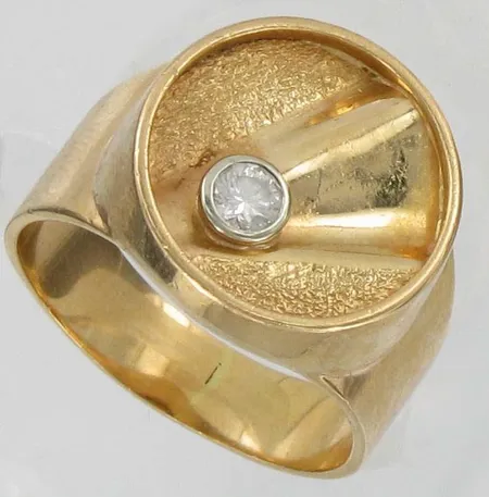 Timanttisormus 1xn.0.17ct, kaivertamaton, koko 20¼, 750, paino 13,4g Vikt: 13,4 g