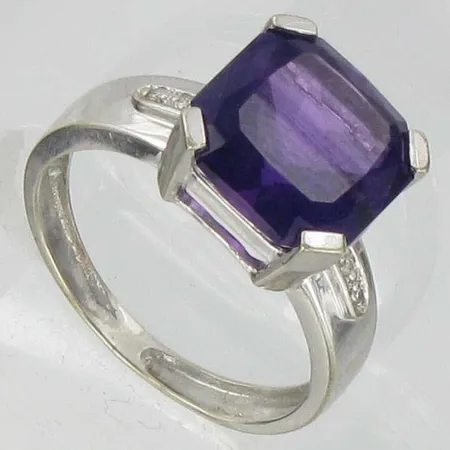 Kivisormus timanteilla 4xn.0.005ct, kaivertamaton, koko 16½, 585vkbr, paino 3,7g Vikt: 3,7 g
