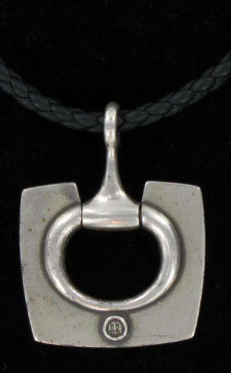 Kaulakoru, pituus 45,0cm ja korkeus 3,5cm, Ratsumies Kalevala Koru, 925br, paino 13,1g Vikt: 13,1 g