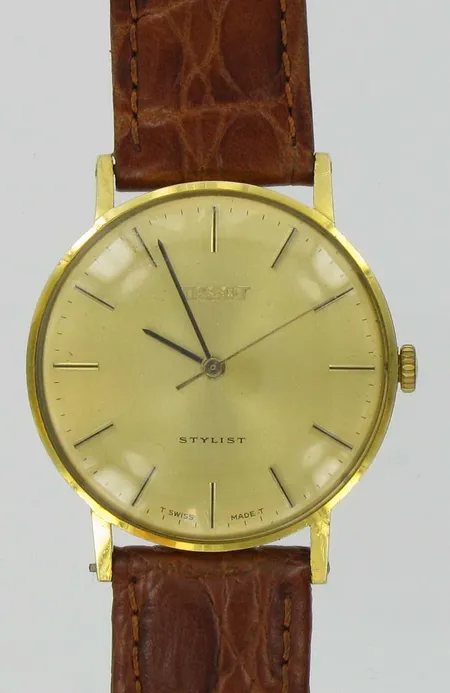 Miesten kultarannekello Tissot Stylist nahkarannekkeella, quartz, taulussa ja lasissa kulumia, 585br, paino 30,0g Vikt: 30   g