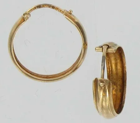 Korvakorut, 585, paino 1,3g, Ø 1,7cm Vikt: 1,3 g